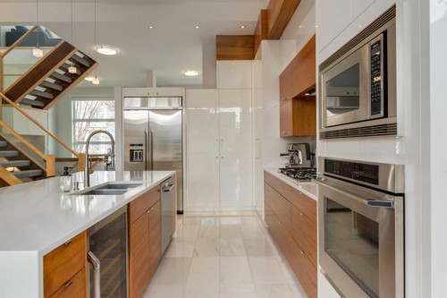 2210 Victoria Crescent Nw, Calgary, AB - Indoor Photo Showing Kitchen With Double Sink With Upgraded Kitchen