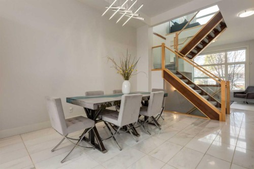 2210 Victoria Crescent Nw, Calgary, AB - Indoor