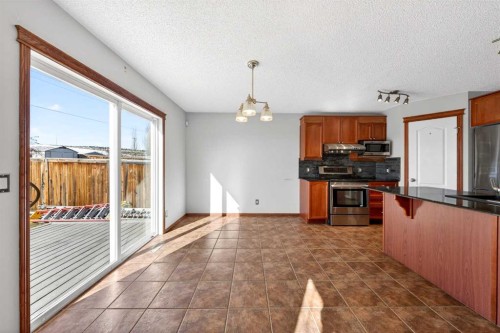 172 Kincora Drive Nw, Calgary, AB - Indoor Photo Showing Kitchen