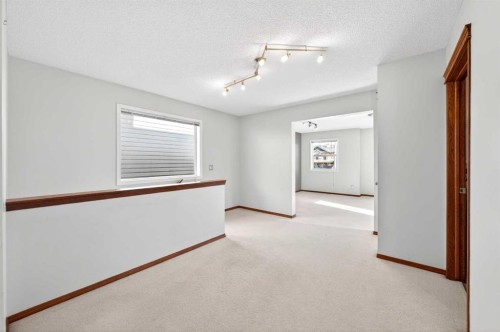 172 Kincora Drive Nw, Calgary, AB - Indoor Photo Showing Other Room