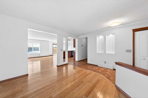 172 Kincora Drive Nw, Calgary, AB - Indoor Photo Showing Other Room