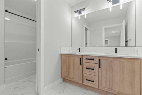 294 Kinniburgh Loop, Chestermere, AB - Indoor Photo Showing Other Room