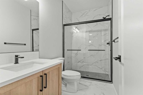 294 Kinniburgh Loop, Chestermere, AB - Indoor Photo Showing Bathroom