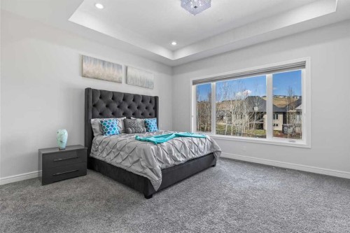 112 Cranbrook View Se, Calgary, AB - Indoor Photo Showing Bedroom