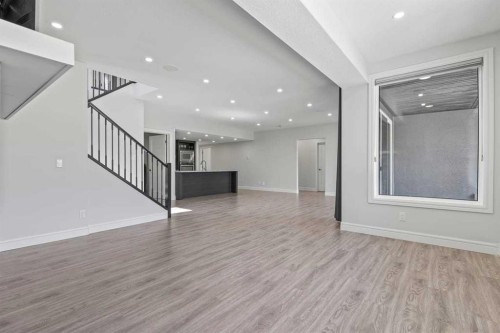 112 Cranbrook View Se, Calgary, AB - Indoor Photo Showing Other Room