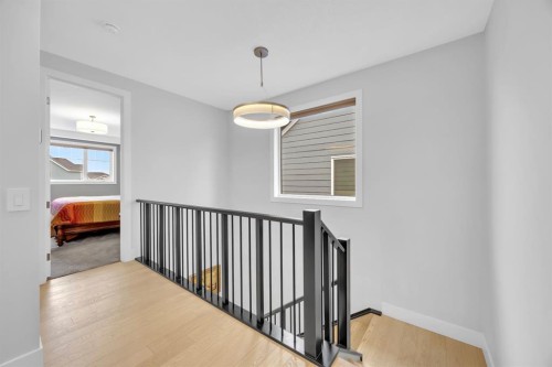192 Magnolia Manor Se, Calgary, AB - Indoor Photo Showing Other Room