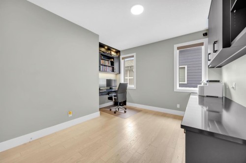 192 Magnolia Manor Se, Calgary, AB - Indoor