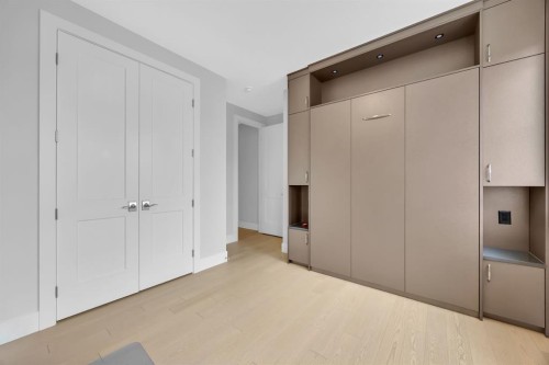 192 Magnolia Manor Se, Calgary, AB - Indoor