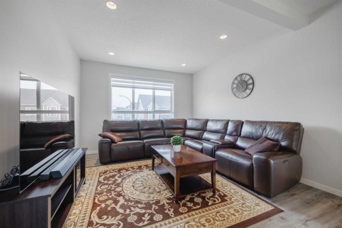59 Walgrove Plaza Se, Calgary, AB - Indoor Photo Showing Living Room