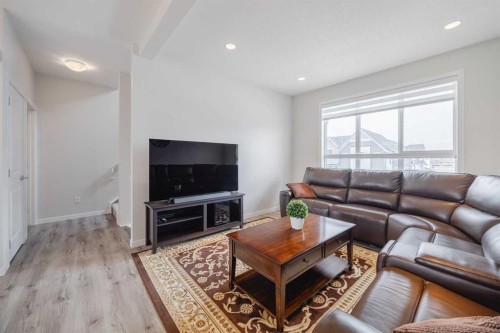 59 Walgrove Plaza Se, Calgary, AB - Indoor Photo Showing Living Room