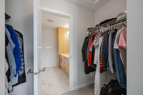 59 Walgrove Plaza Se, Calgary, AB - Indoor With Storage