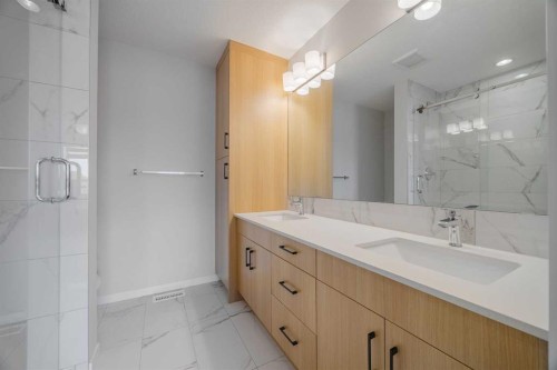 59 Walgrove Plaza Se, Calgary, AB - Indoor Photo Showing Bathroom