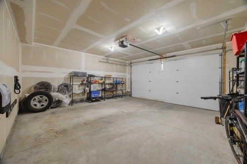 59 Walgrove Plaza Se, Calgary, AB - Indoor Photo Showing Garage