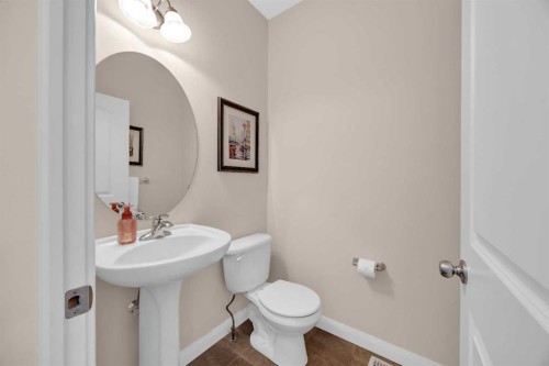 1 Westridge Way, Okotoks, AB - Indoor Photo Showing Bathroom