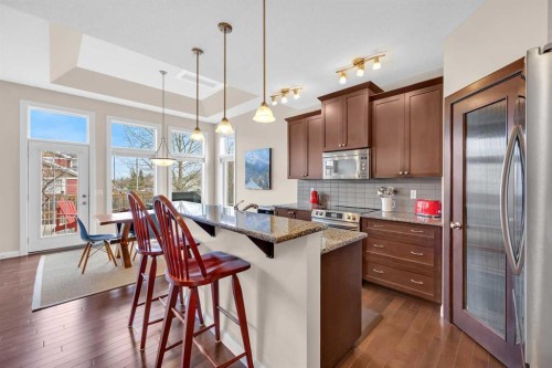 1 Westridge Way, Okotoks, AB - Indoor Photo Showing Kitchen