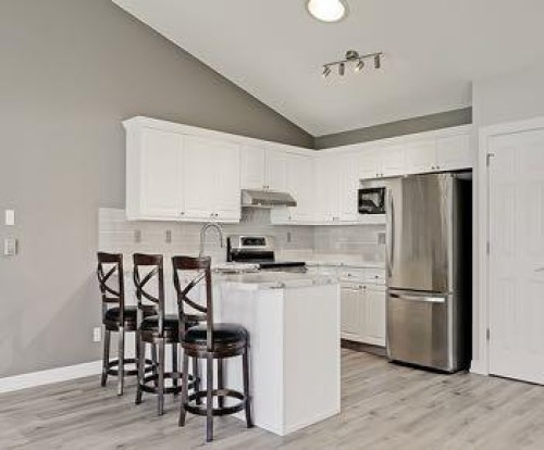 503 Marshall Rise Nw, High River, AB - Indoor Photo Showing Kitchen