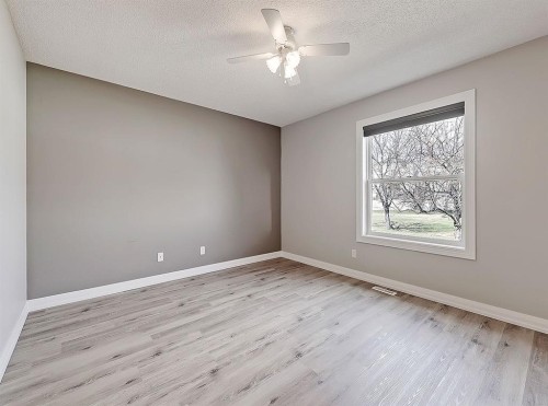 503 Marshall Rise Nw, High River, AB - Indoor Photo Showing Other Room