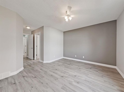 503 Marshall Rise Nw, High River, AB - Indoor Photo Showing Other Room