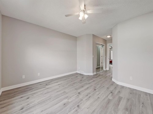 503 Marshall Rise Nw, High River, AB - Indoor Photo Showing Other Room
