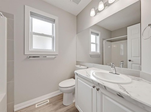 503 Marshall Rise Nw, High River, AB - Indoor Photo Showing Bathroom