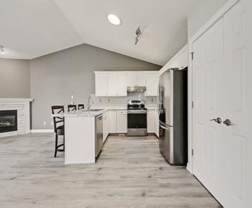 503 Marshall Rise Nw, High River, AB - Indoor Photo Showing Kitchen