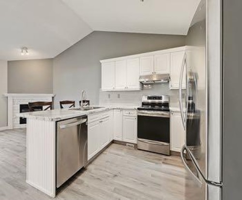 503 Marshall Rise Nw, High River, AB - Indoor Photo Showing Kitchen