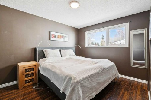 6608 Silverview Road Nw, Calgary, AB - Indoor Photo Showing Bedroom