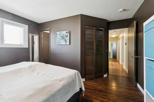 6608 Silverview Road Nw, Calgary, AB - Indoor Photo Showing Bedroom