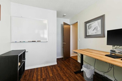6608 Silverview Road Nw, Calgary, AB - Indoor Photo Showing Other Room