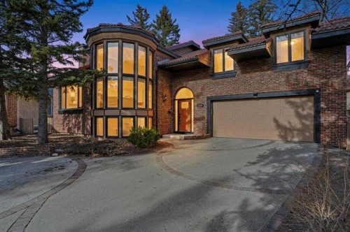 311 Coach Light Bay Sw, Calgary, AB - Outdoor