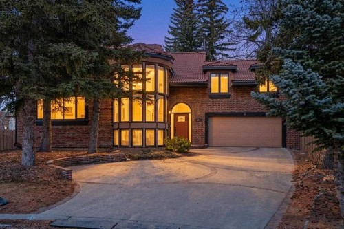 311 Coach Light Bay Sw, Calgary, AB - Outdoor