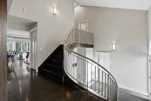 311 Coach Light Bay Sw, Calgary, AB - Indoor Photo Showing Other Room