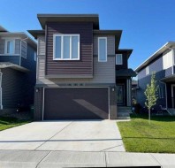 1020 Chinook Gate Heath SWAirdrie, AB T4B 5C9