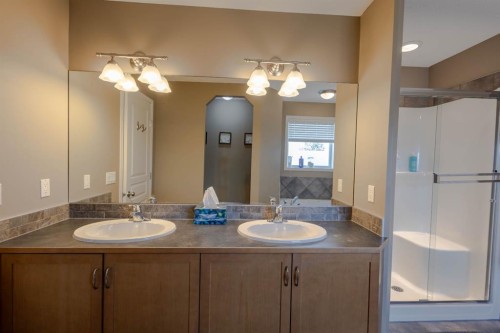 74 Valley Crest Rise Nw, Calgary, AB - Indoor Photo Showing Bathroom