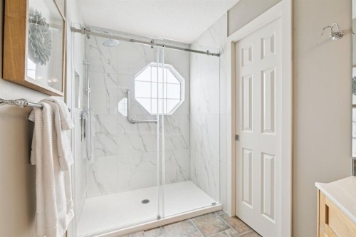 38 Evergreen Common Sw, Calgary, AB - Indoor Photo Showing Bathroom
