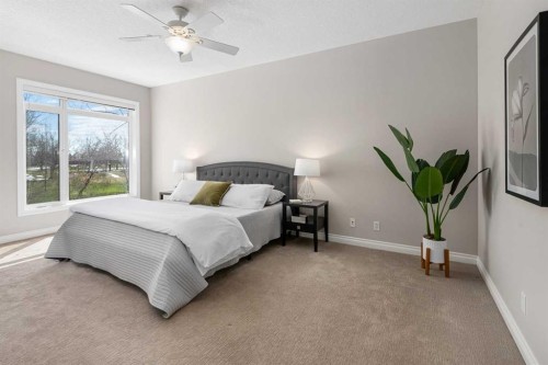 7204-14 Hemlock Crescent Sw, Calgary, AB - Indoor Photo Showing Bedroom