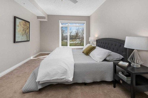 7204-14 Hemlock Crescent Sw, Calgary, AB - Indoor Photo Showing Bedroom