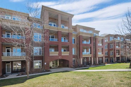 7204-14 Hemlock Crescent Sw, Calgary, AB - Outdoor With Facade