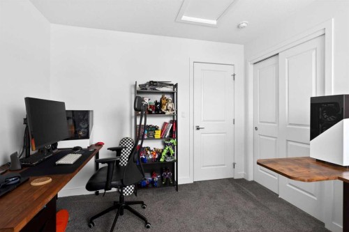 48 Willow Green Sw, Airdrie, AB - Indoor Photo Showing Other Room