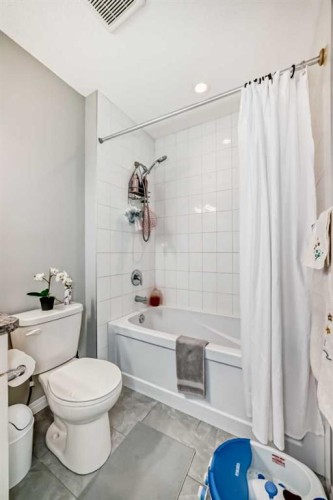 61 Cityscape View Ne, Calgary, AB - Indoor Photo Showing Bathroom