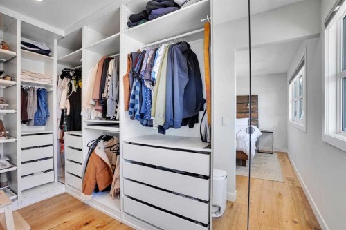 34 Malibou Road Sw, Calgary, AB - Indoor With Storage