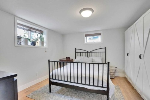 34 Malibou Road Sw, Calgary, AB - Indoor Photo Showing Bedroom