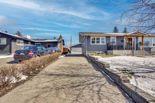 34 Malibou Road Sw, Calgary, AB - Outdoor