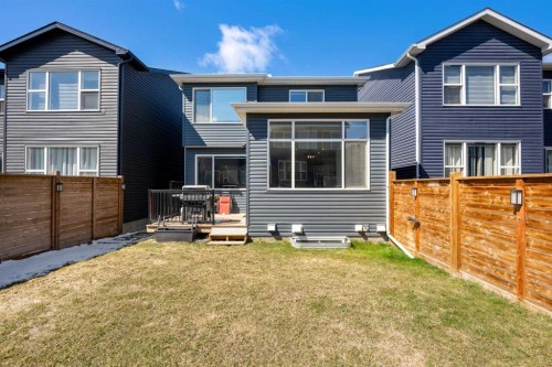 353 Seton Villas Se, Calgary, AB - Outdoor