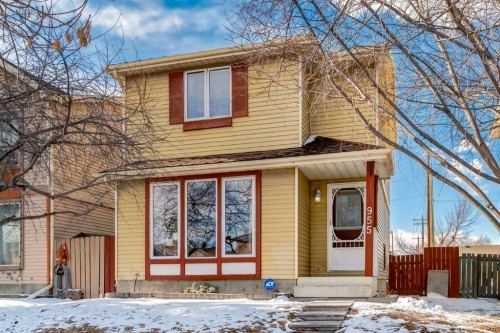 955 Erin Woods Drive Se, Calgary, AB - Outdoor