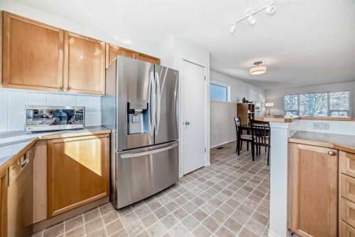 68 Tuscany Springs Way Nw, Calgary, AB - Indoor Photo Showing Kitchen