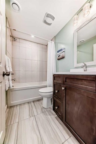 68 Tuscany Springs Way Nw, Calgary, AB - Indoor Photo Showing Bathroom