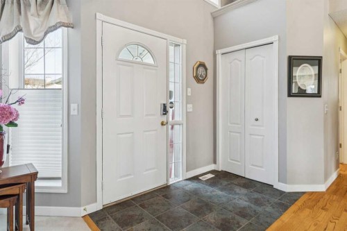 420 Rocky Ridge Bay Nw, Calgary, AB - Indoor Photo Showing Other Room