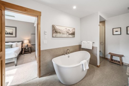 405-1408 Spring Creek Gate, Canmore, AB - Indoor Photo Showing Bathroom