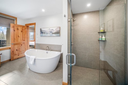 405-1408 Spring Creek Gate, Canmore, AB - Indoor Photo Showing Bathroom